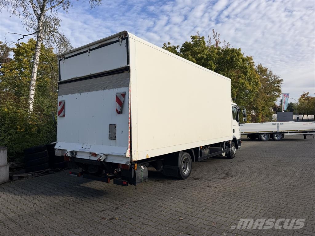 MAN L.2007.46.011 MAN 8.180 Koffer mit Ladebordwand Tovornjaki zabojniki