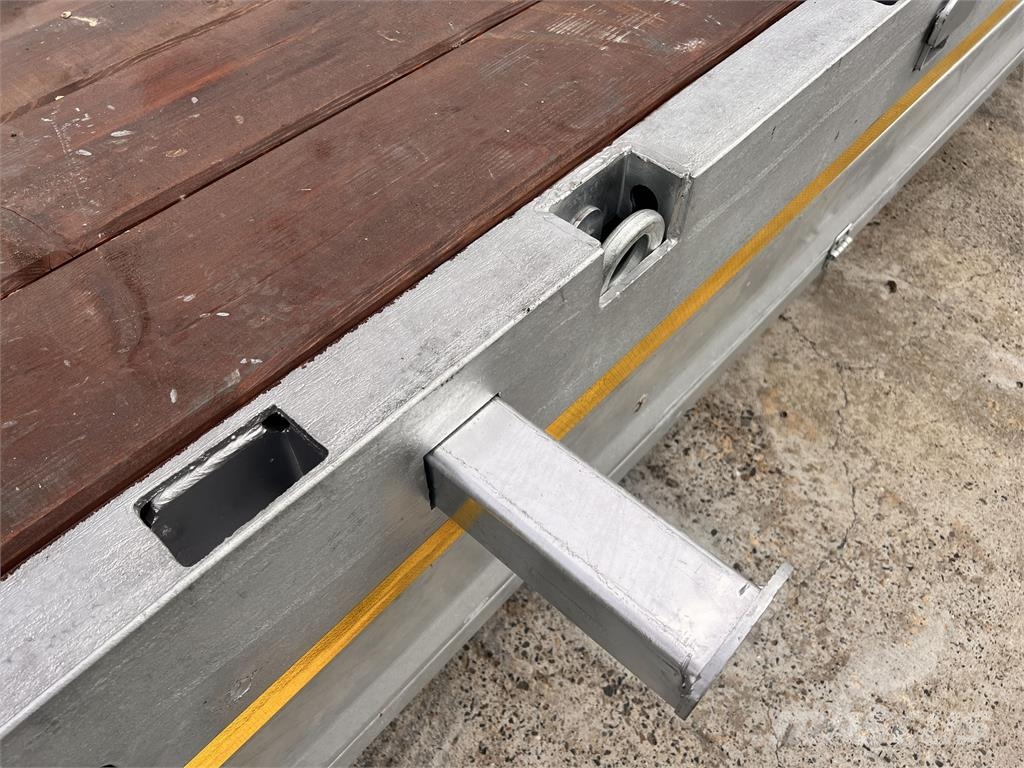 Möslein ST 3 3 Achs Satteltieflader neu Низкорамные полуприцепы
