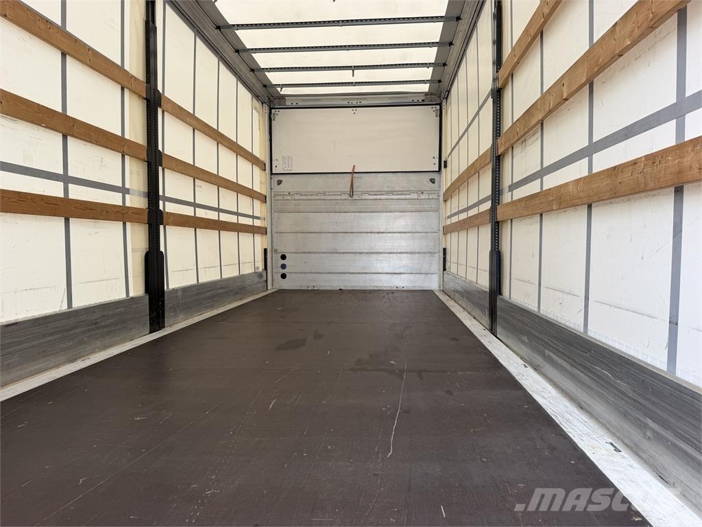 Möslein TPS 105 D-L Planenanhänger Ladebordwand + Durchla Remolques de caja de lona