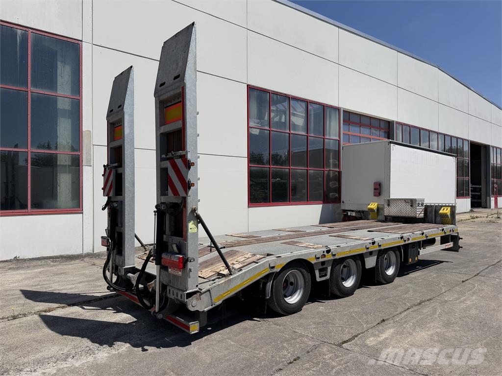 Möslein TTA33 Schwebheim 31 t Tridemtieflader, neuwertig ローローダー