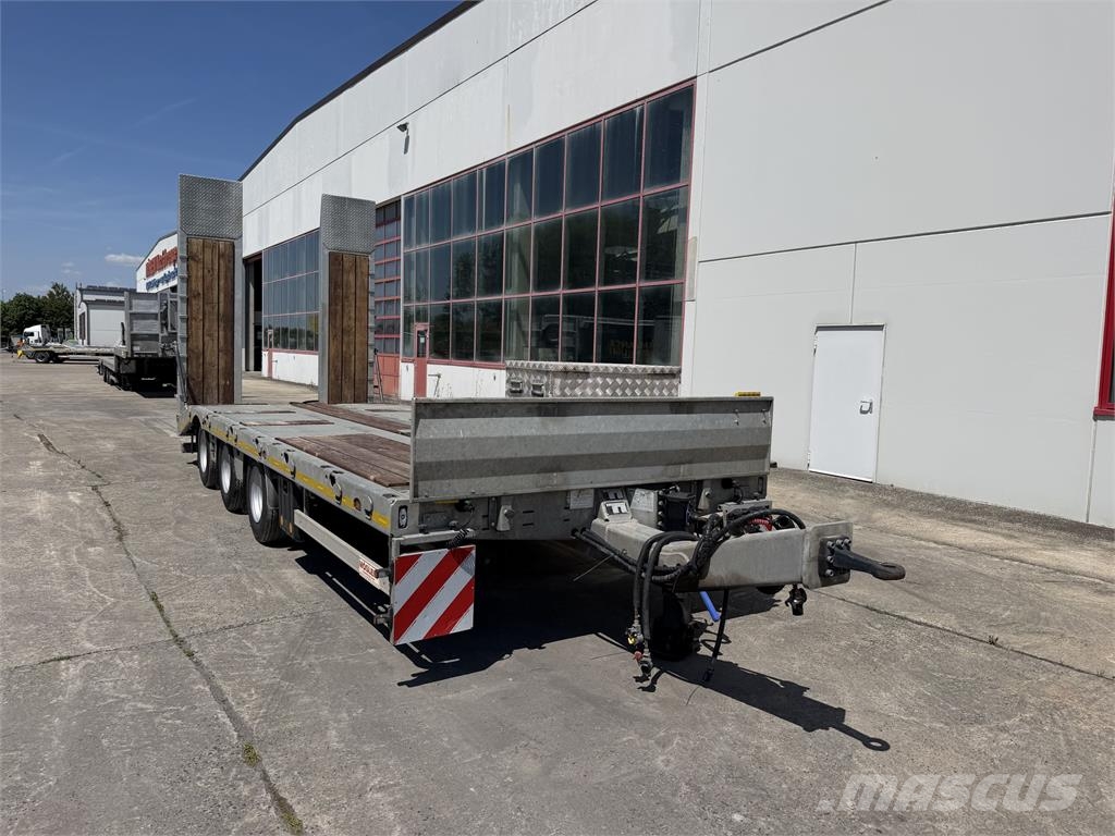 Möslein TTA33 Schwebheim 31 t Tridemtieflader, neuwertig ローローダー