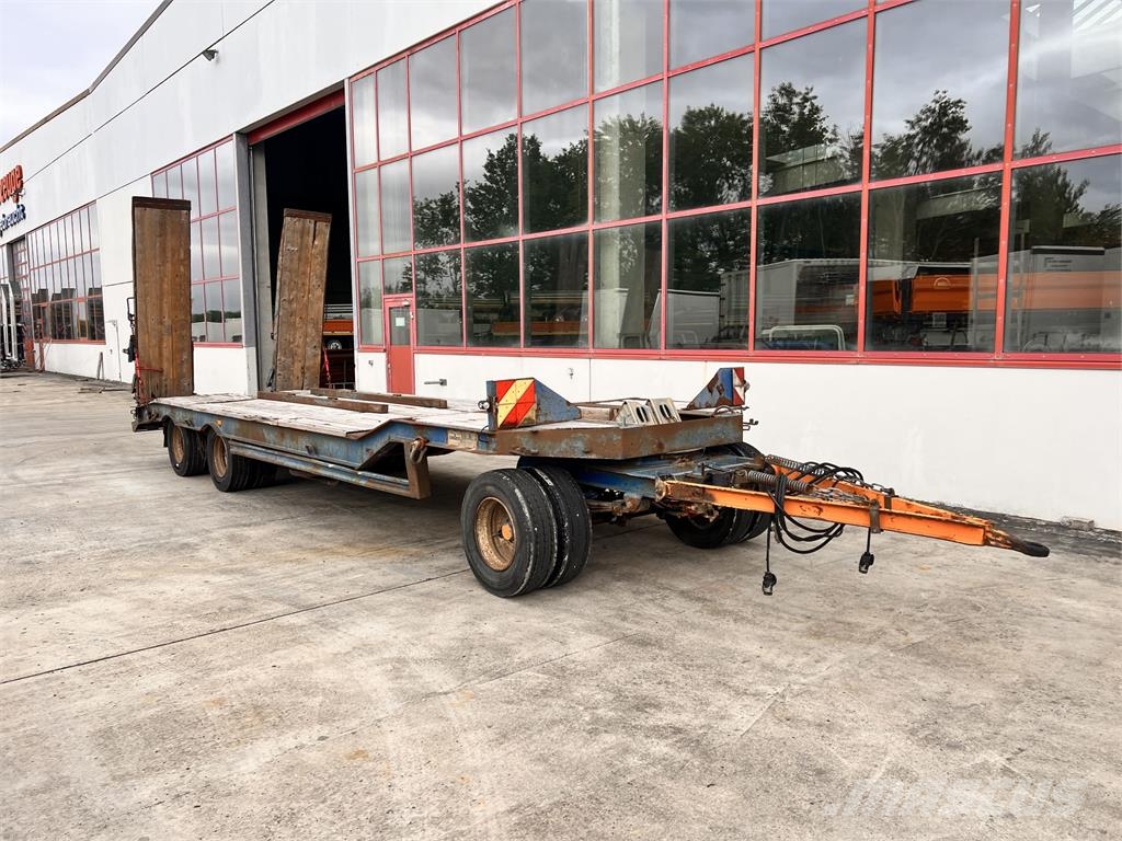 Müller Mitteltal T3 3 Achs Tieflader mit ABS Niski utovarivači