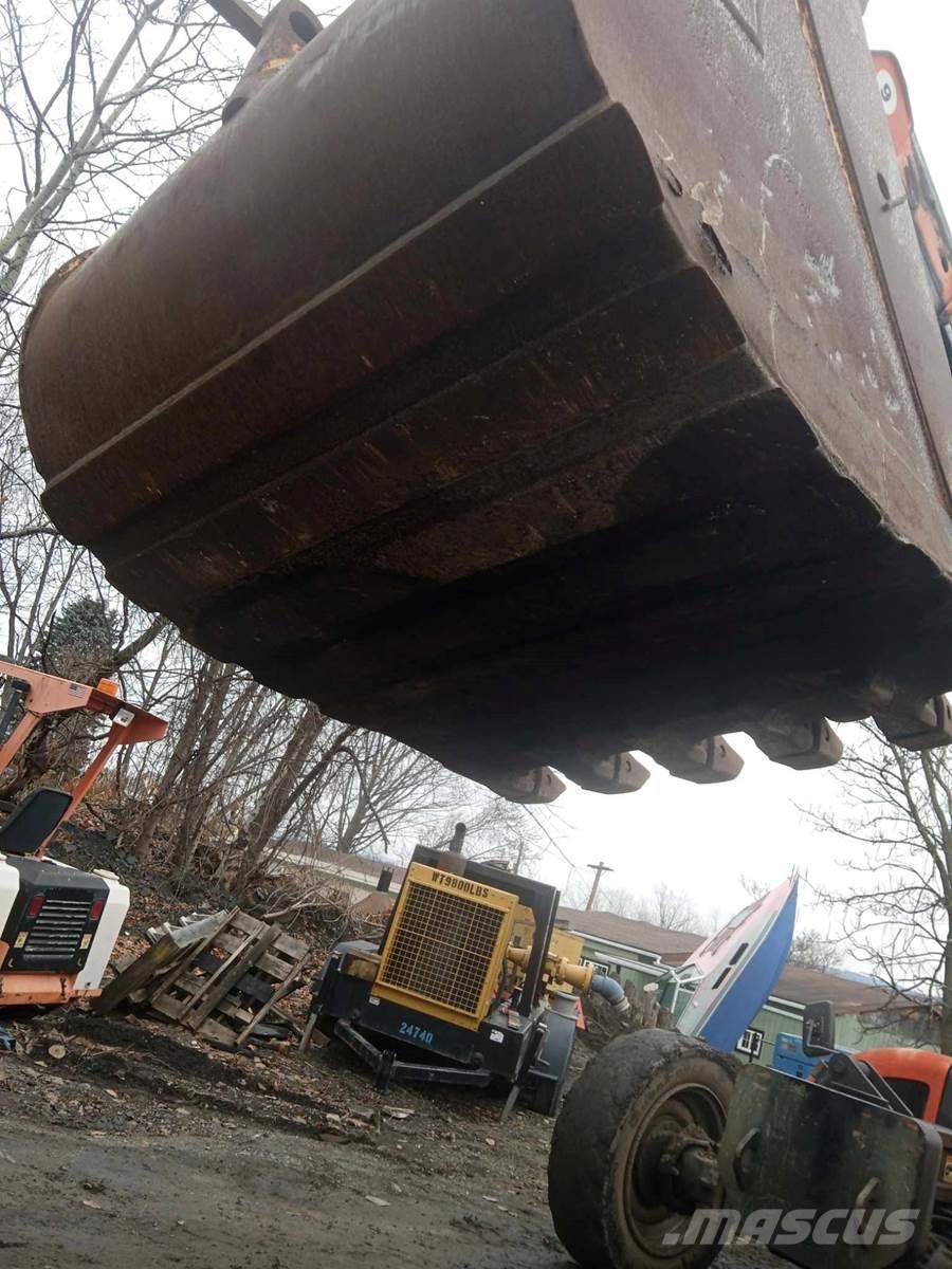 CAT 60 EXCAVATOR TOOTH BUCKET Skopor