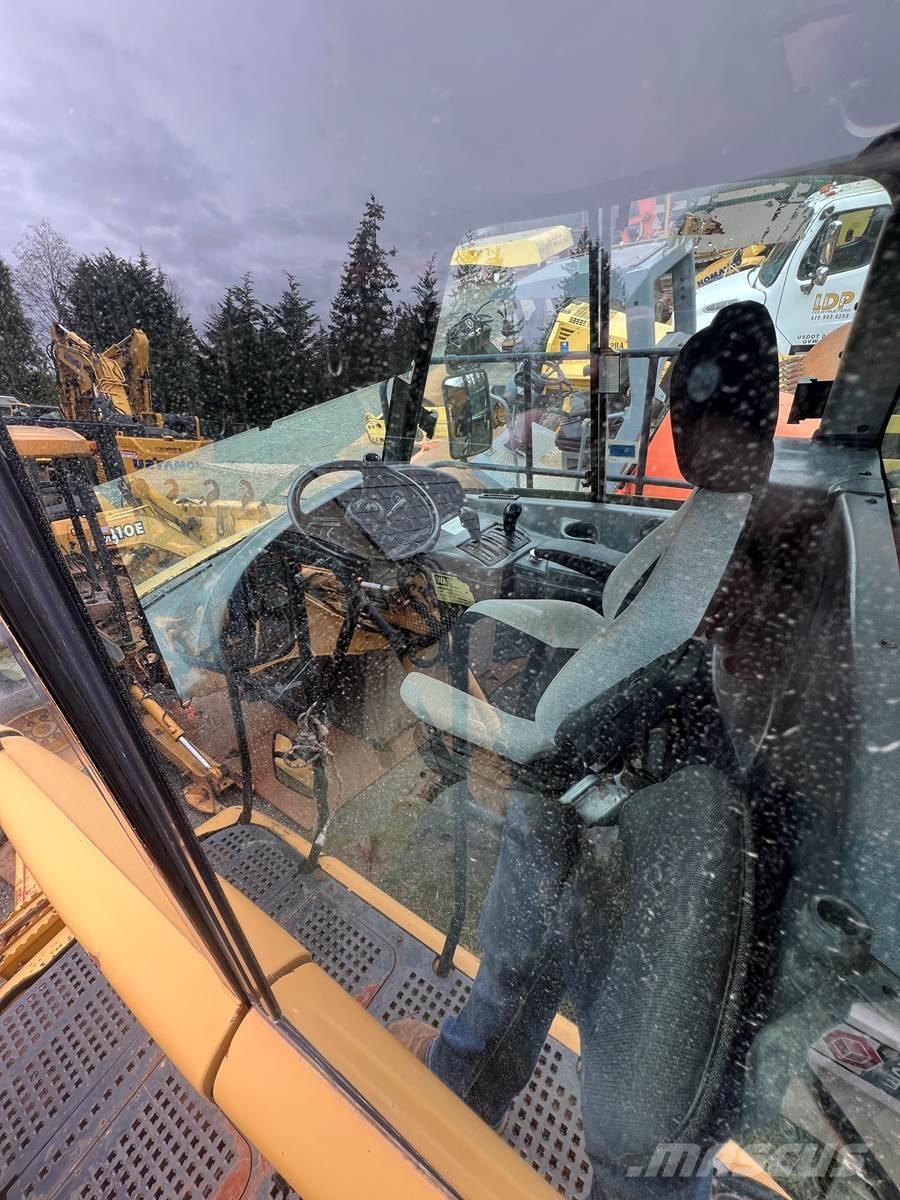 CAT 730 Dumper - Knickgelenk