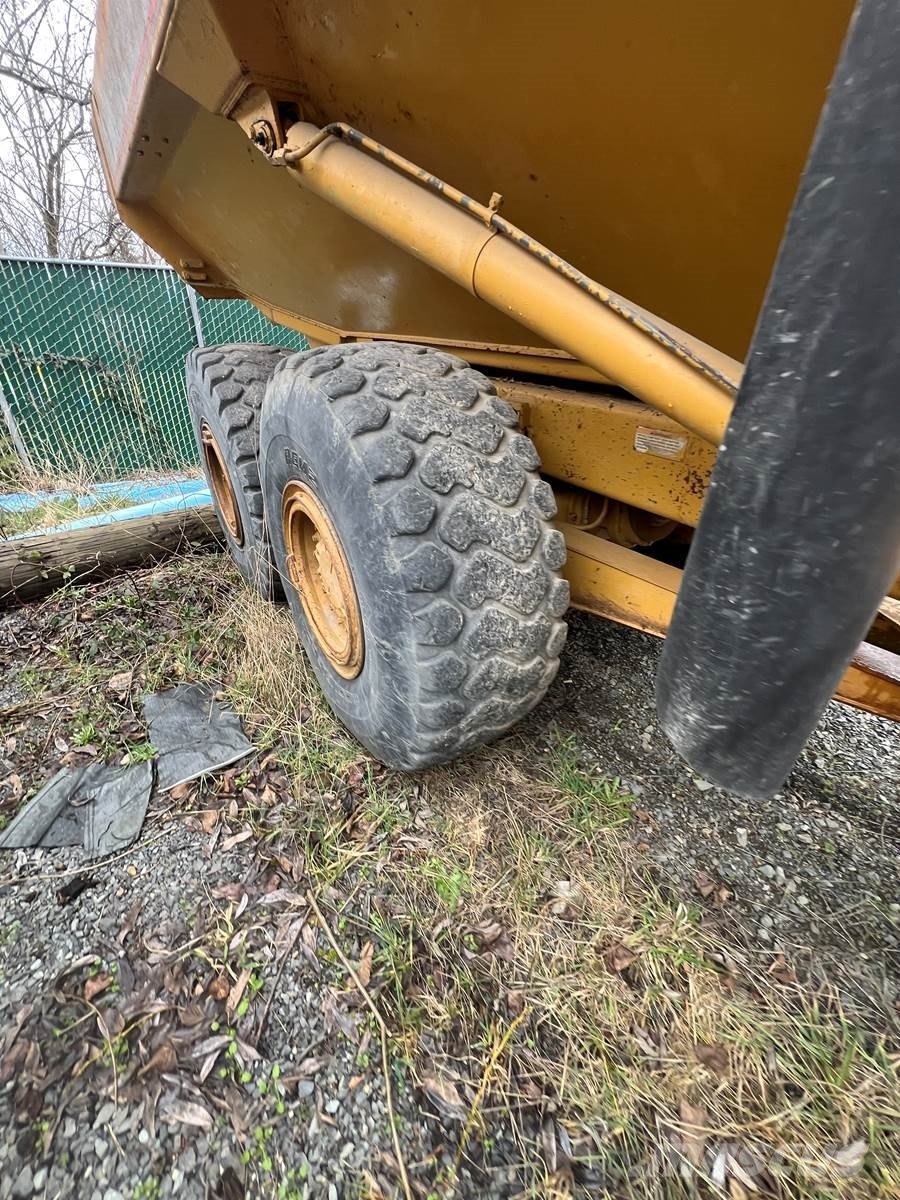 CAT 730 Dumper - Knickgelenk