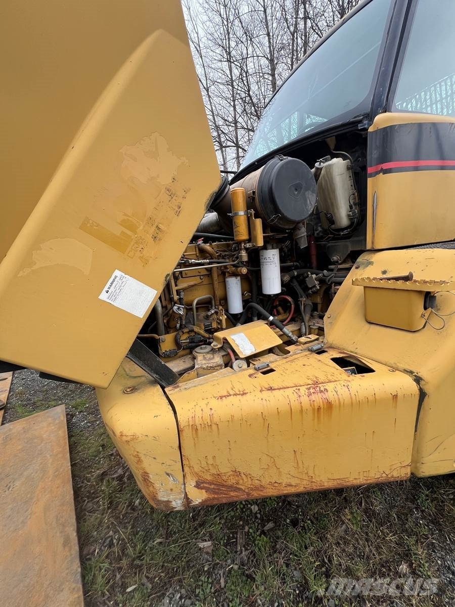 CAT 730 Dumper - Knickgelenk