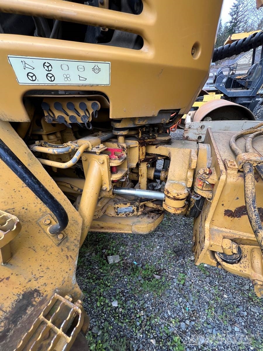 CAT 730 Dumper - Knickgelenk