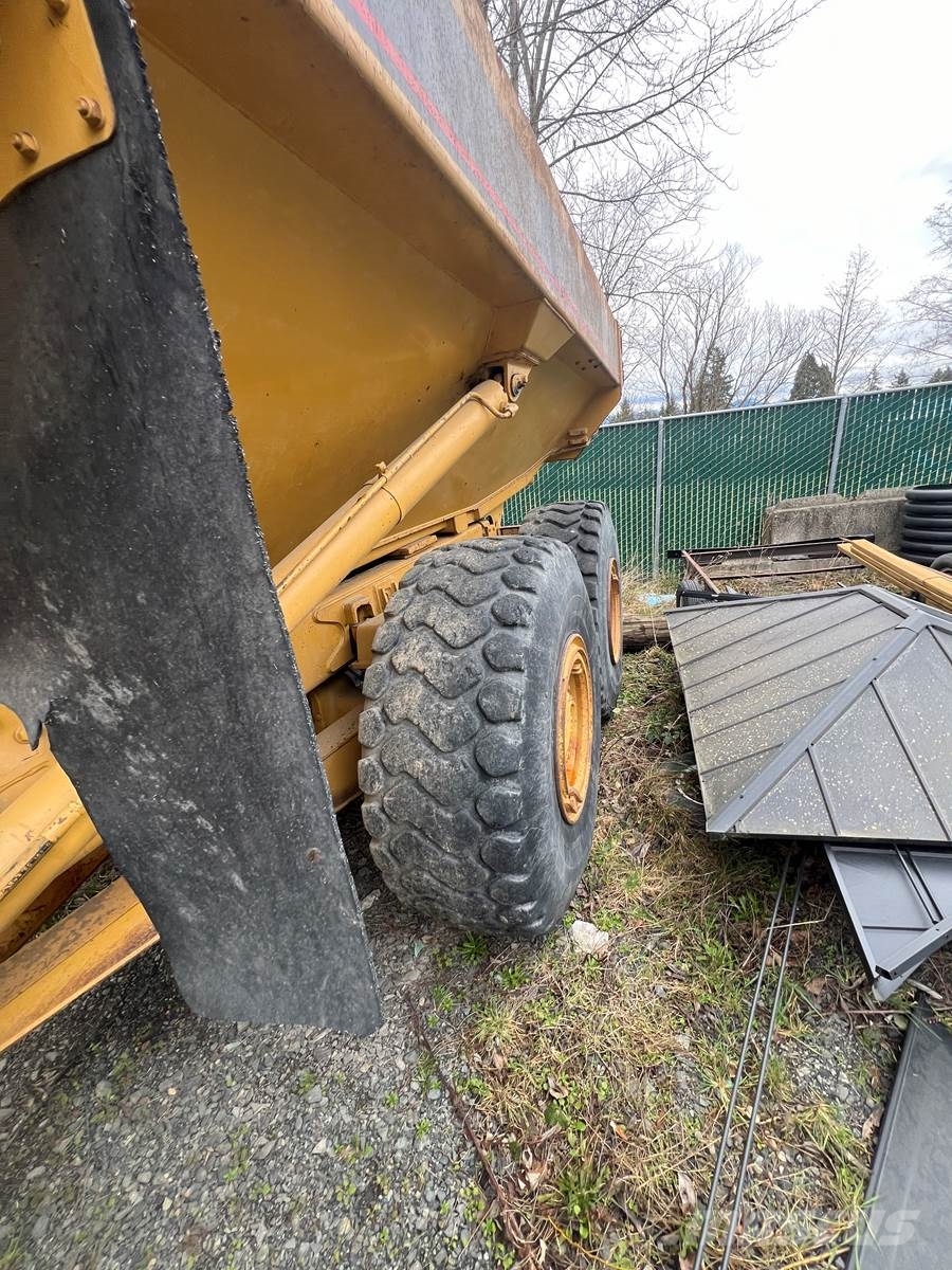 CAT 730 Dumper - Knickgelenk