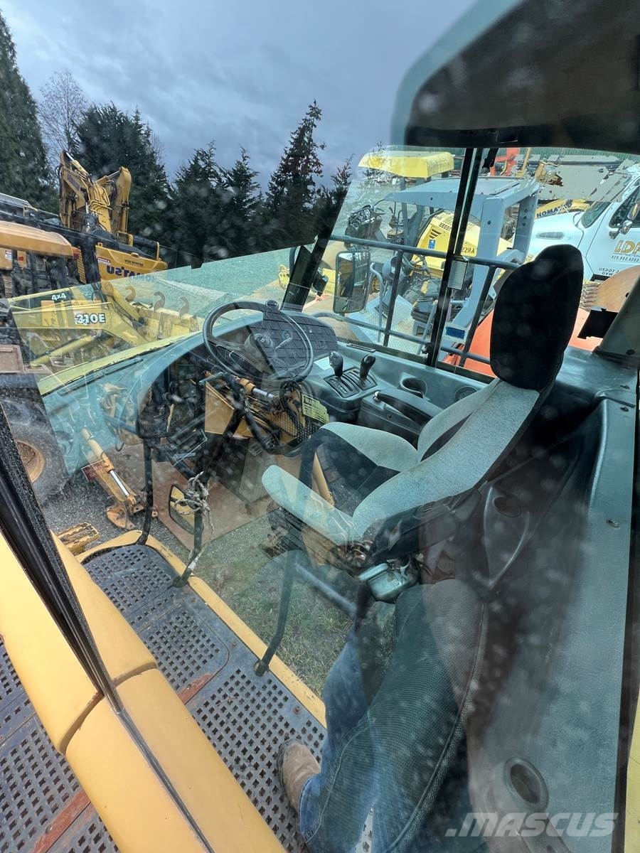 CAT 730 Dumper - Knickgelenk