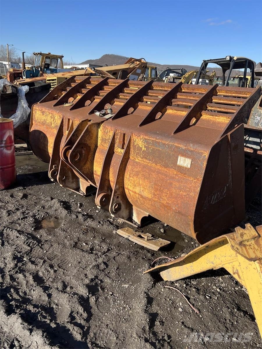 CAT 966G H. AND M Godet