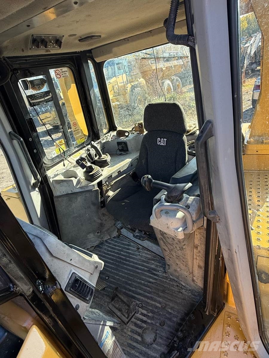 CAT D6T Гусеничные бульдозеры