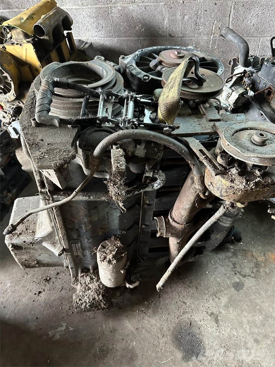 Deutz F5L912 엔진