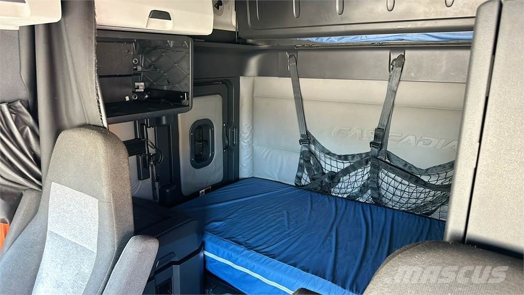 Freightliner Cascadia Sadulveokid