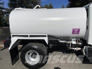 Freightliner M2 106 Вантажівки-цистерни