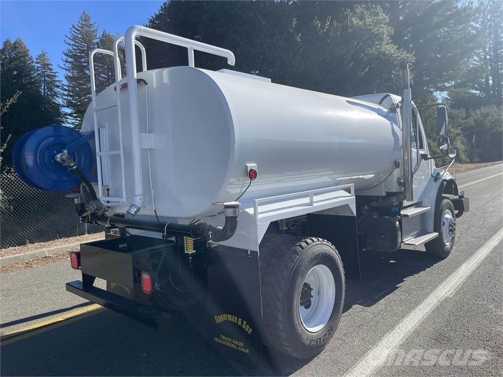 Freightliner M2 106 Caminhões-tanque
