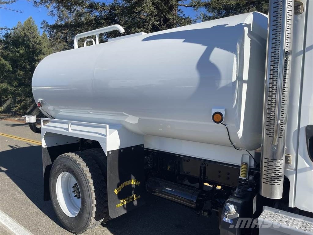 Freightliner M2 106 Caminhões-tanque