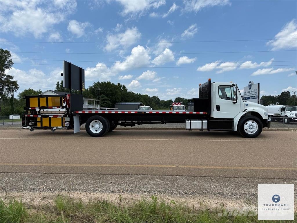 Freightliner M2 106 Комунальні автомобілі / автомобілі загального призначення