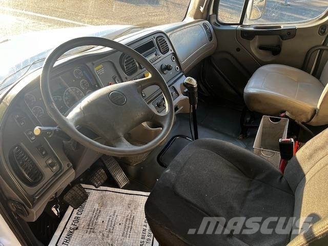 Freightliner M2 112 Вантажівки-цистерни