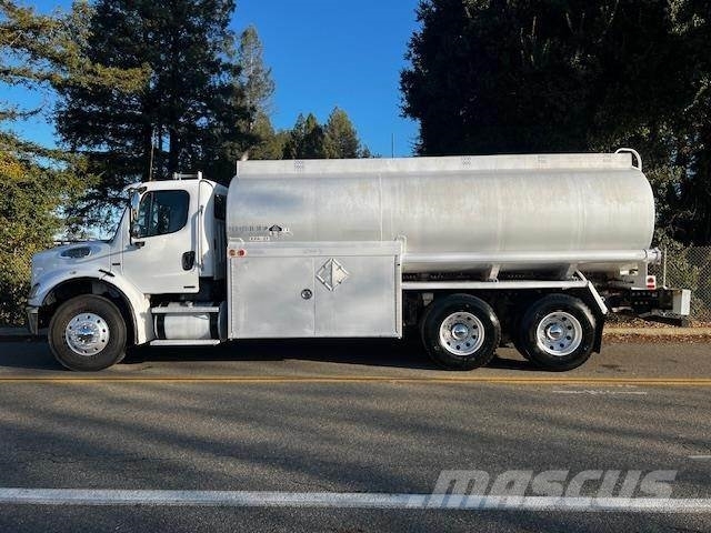 Freightliner M2 112 Вантажівки-цистерни