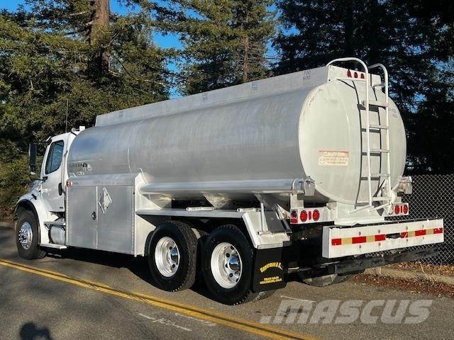 Freightliner M2 112 Вантажівки-цистерни