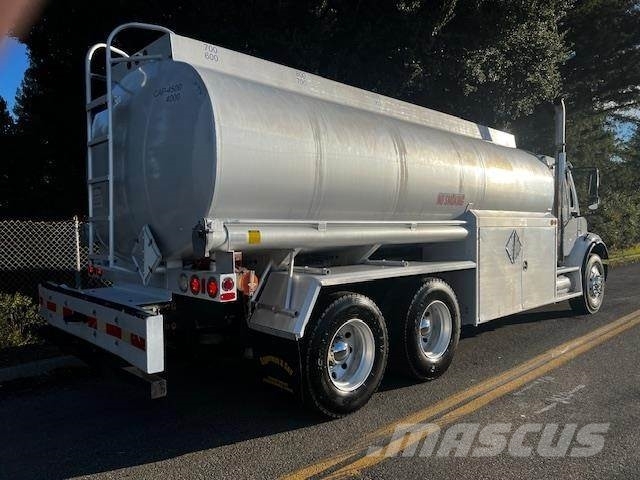 Freightliner M2 112 Вантажівки-цистерни