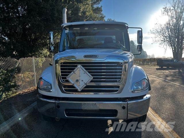 Freightliner M2 112 Вантажівки-цистерни
