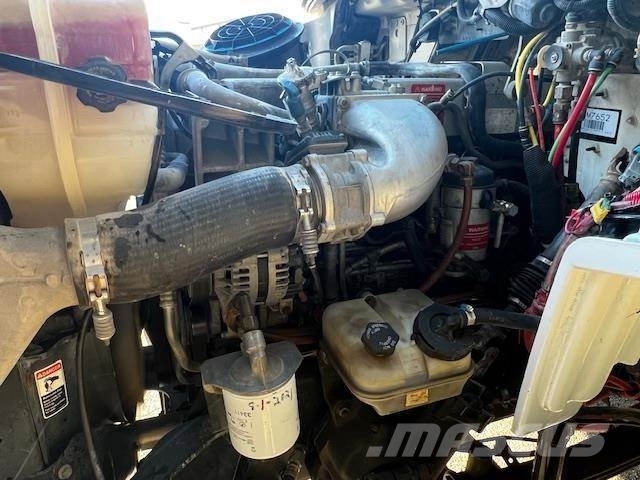 Freightliner M2 112 Вантажівки-цистерни