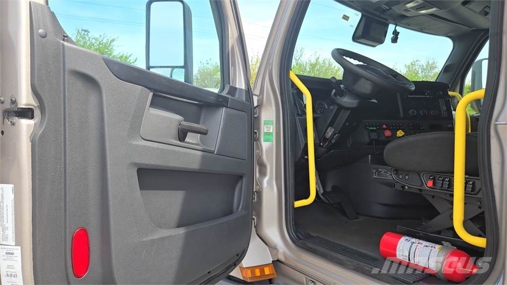Freightliner Other Truck Tractor Units