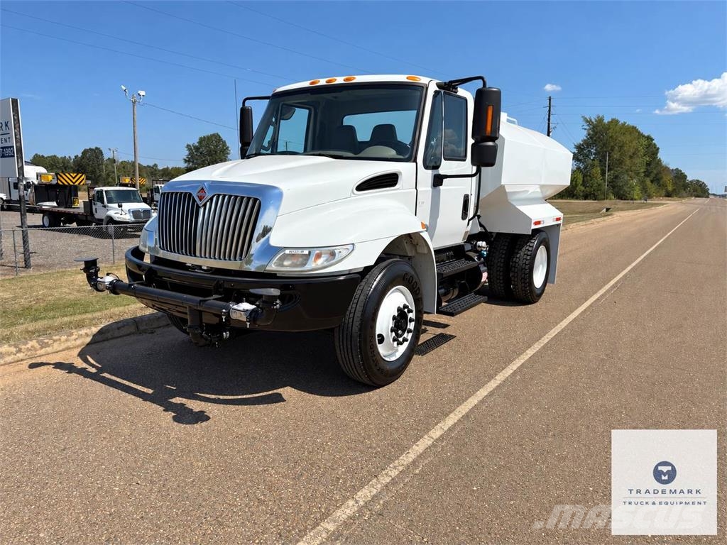International DuraStar 4300 Autocisterna