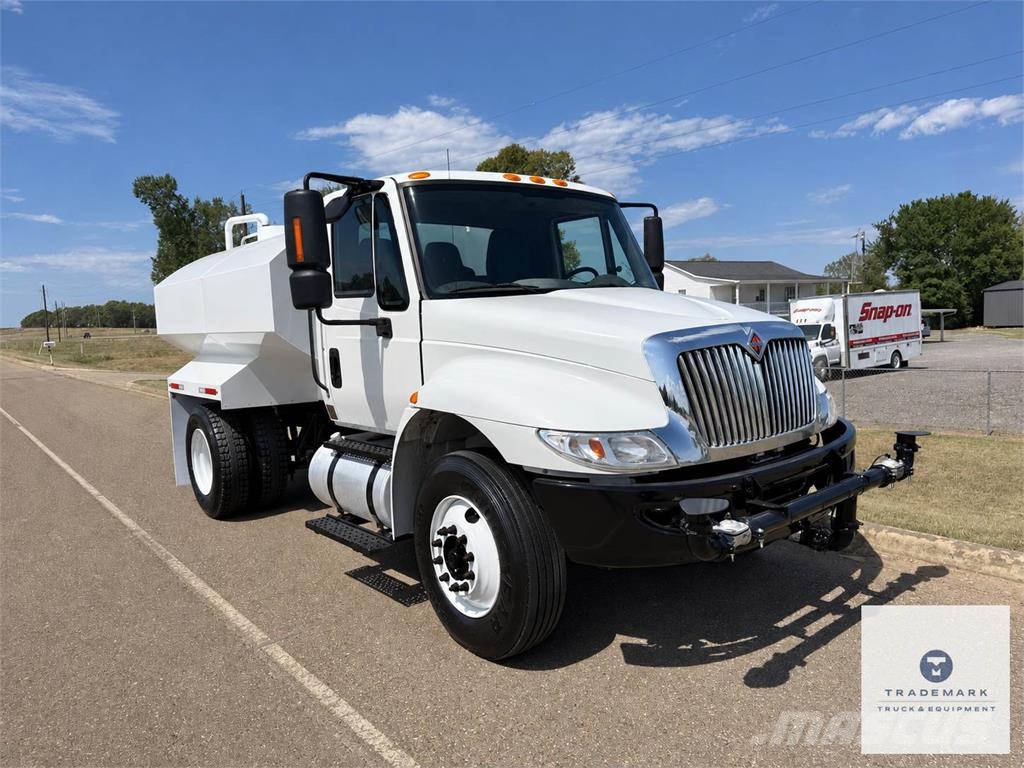 International DuraStar 4300 Autocisterna