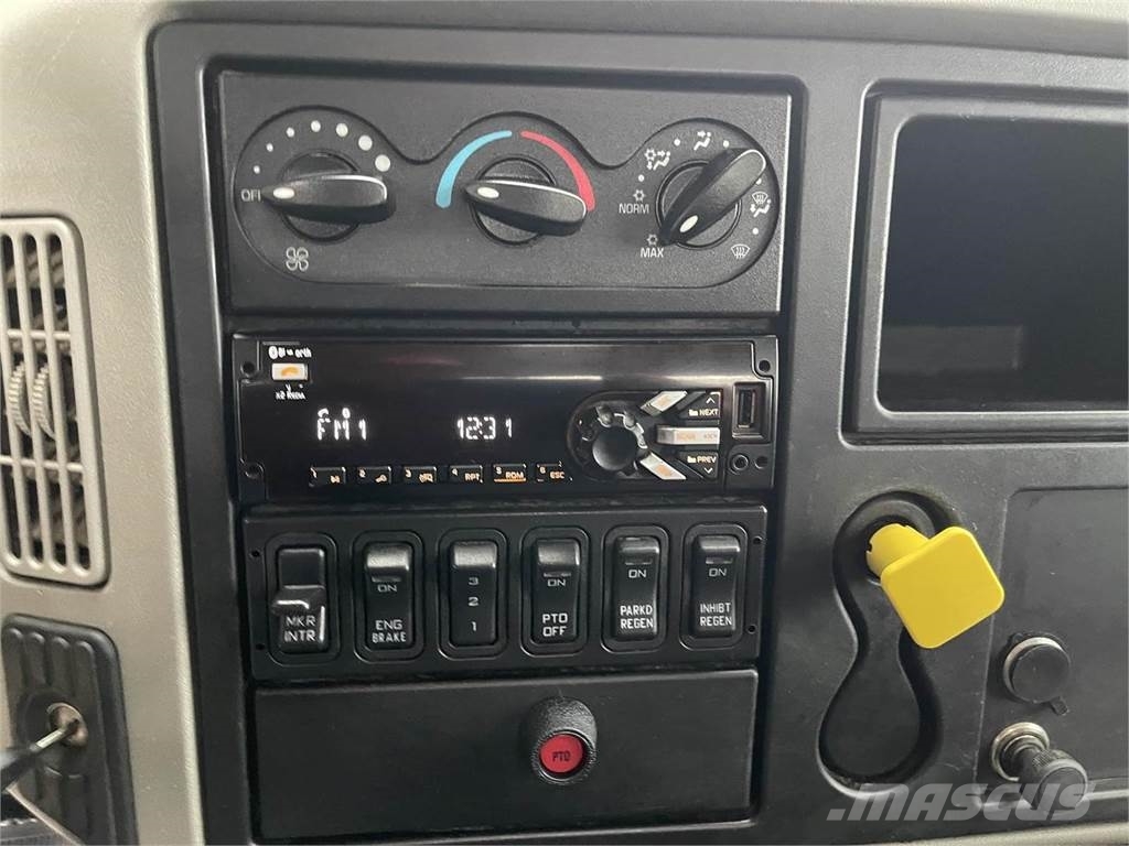 International DuraStar 4400 탱커 트럭