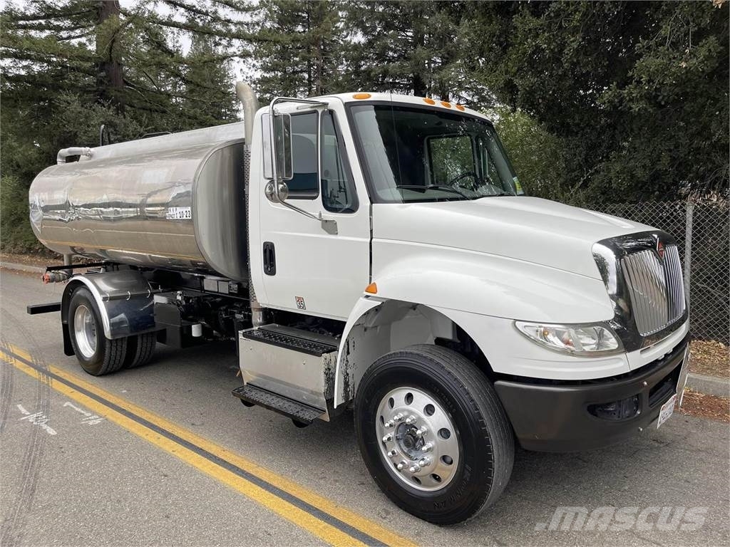 International DuraStar 4400 탱커 트럭