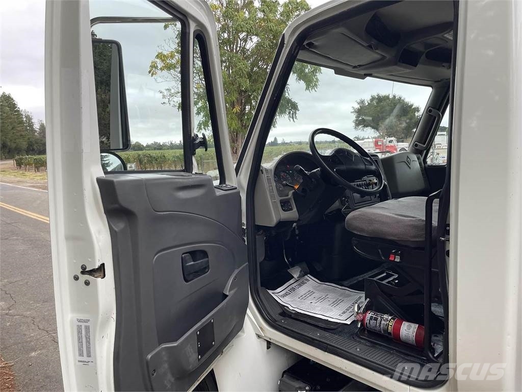 International DuraStar 4400 탱커 트럭