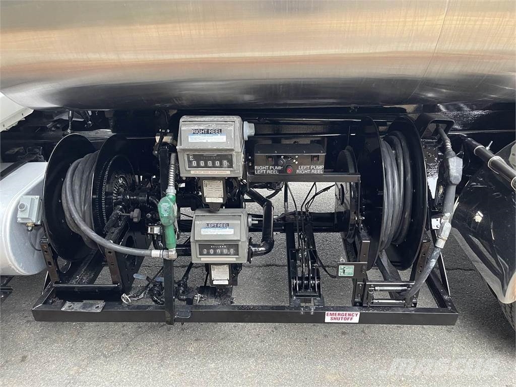 International DuraStar 4400 Camiones cisterna
