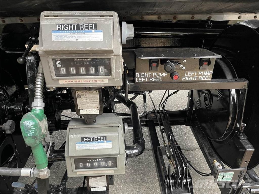 International DuraStar 4400 Camiones cisterna