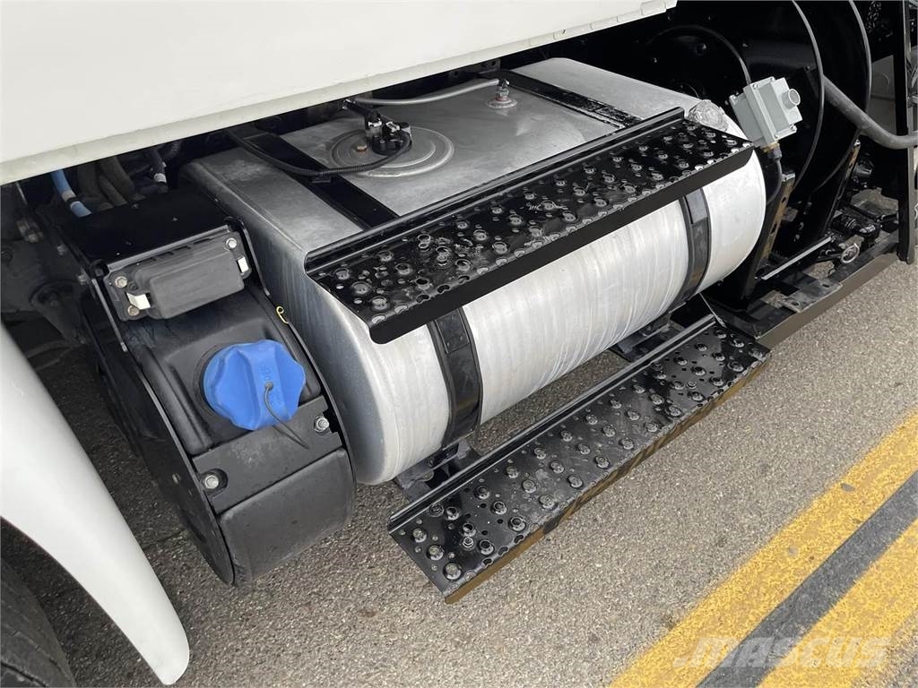 International DuraStar 4400 Camiones cisterna