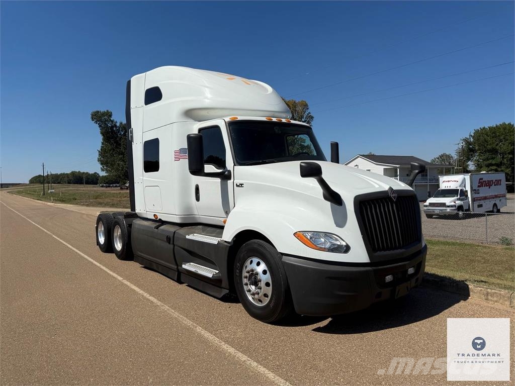 International LT625 트랙터 유닛