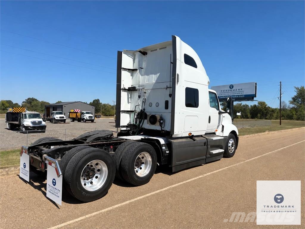 International LT625 트랙터 유닛