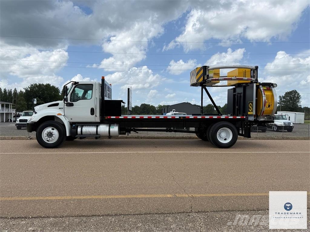 International MV607 Municipal / general purpose vehicles