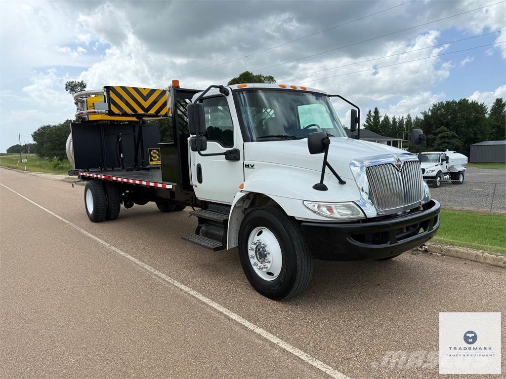 International MV607 Municipal / general purpose vehicles