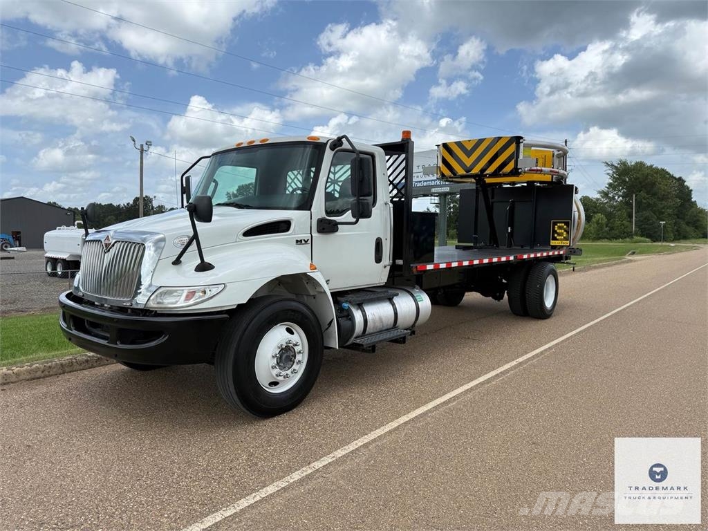 International MV607 Municipal / general purpose vehicles