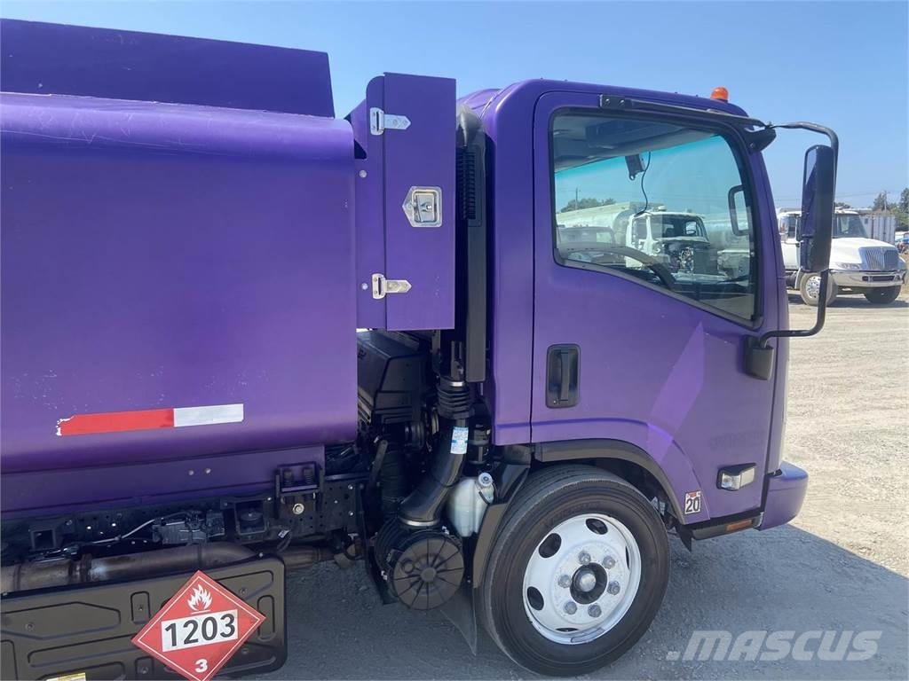 Isuzu NQR 油罐车