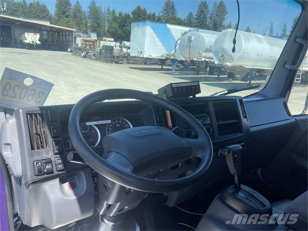 Isuzu NQR 油罐车