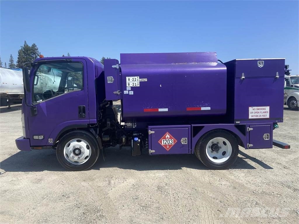 Isuzu NQR 油罐车