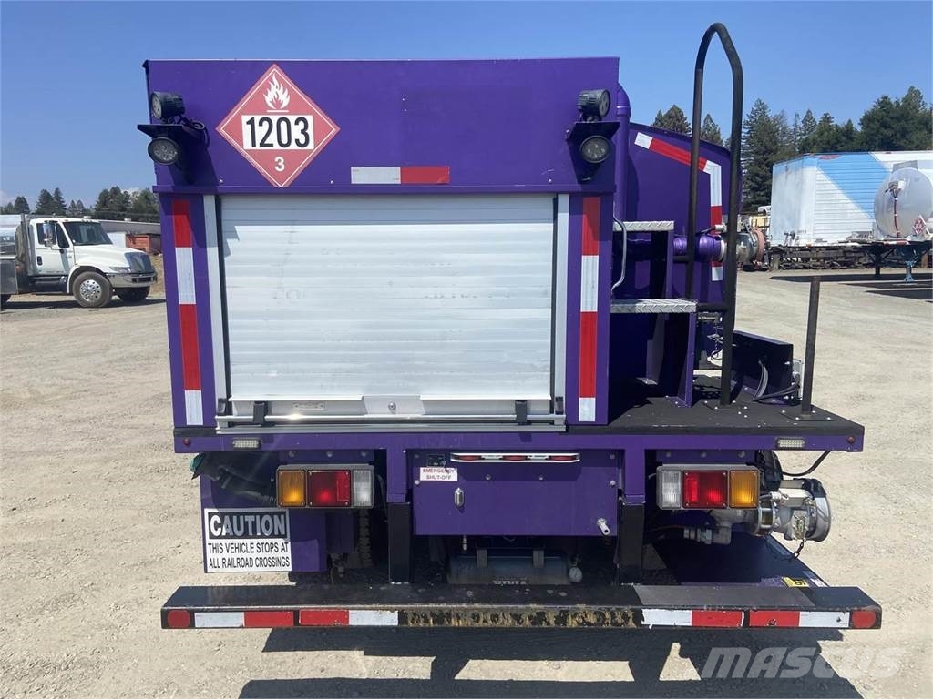 Isuzu NQR 油罐车