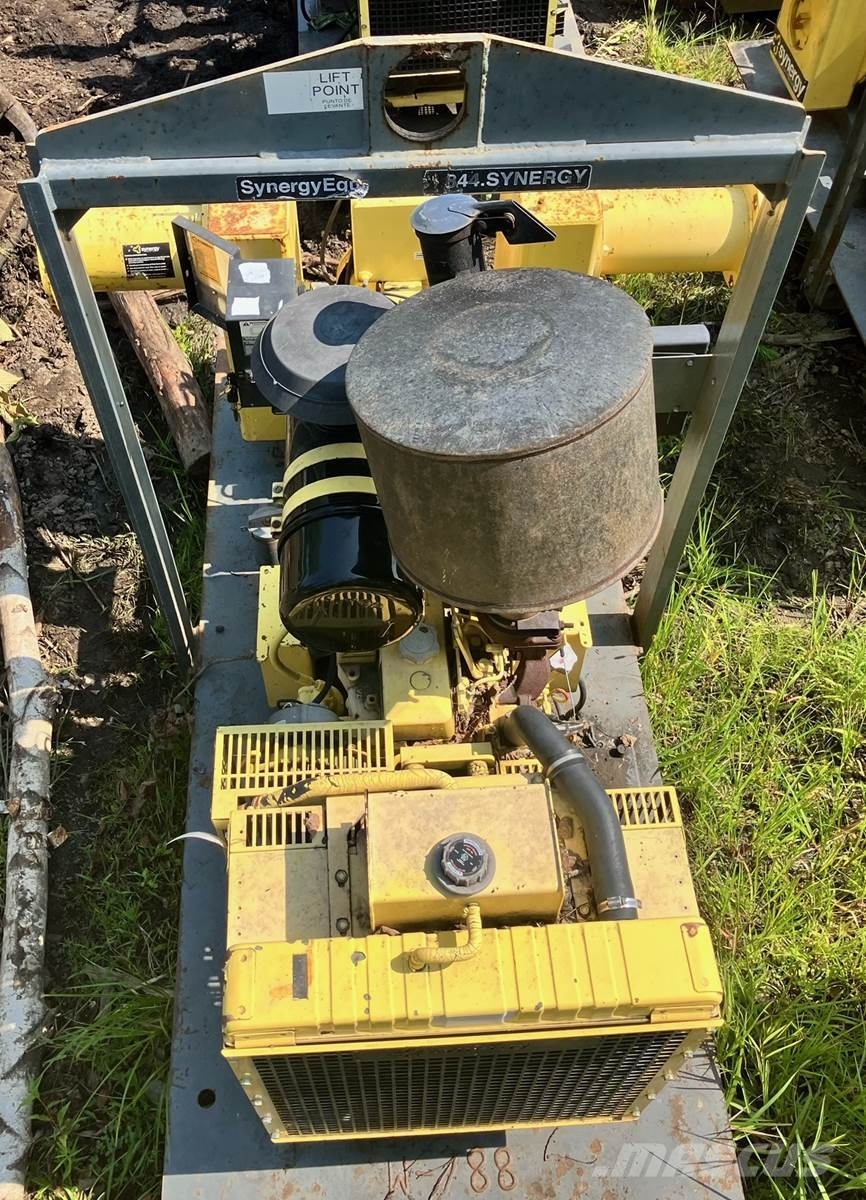 John Deere 4045TF290 Двигуни