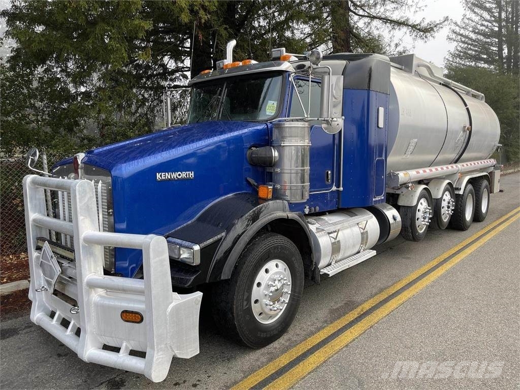 Kenworth T800 탱커 트럭