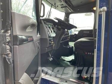 Kenworth T800 탱커 트럭
