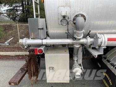 Kenworth T800 탱커 트럭