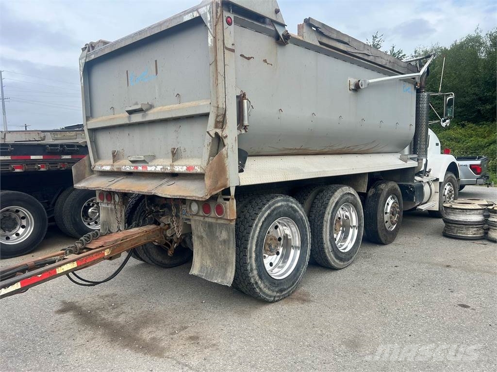 Kenworth T800B Tipper trucks